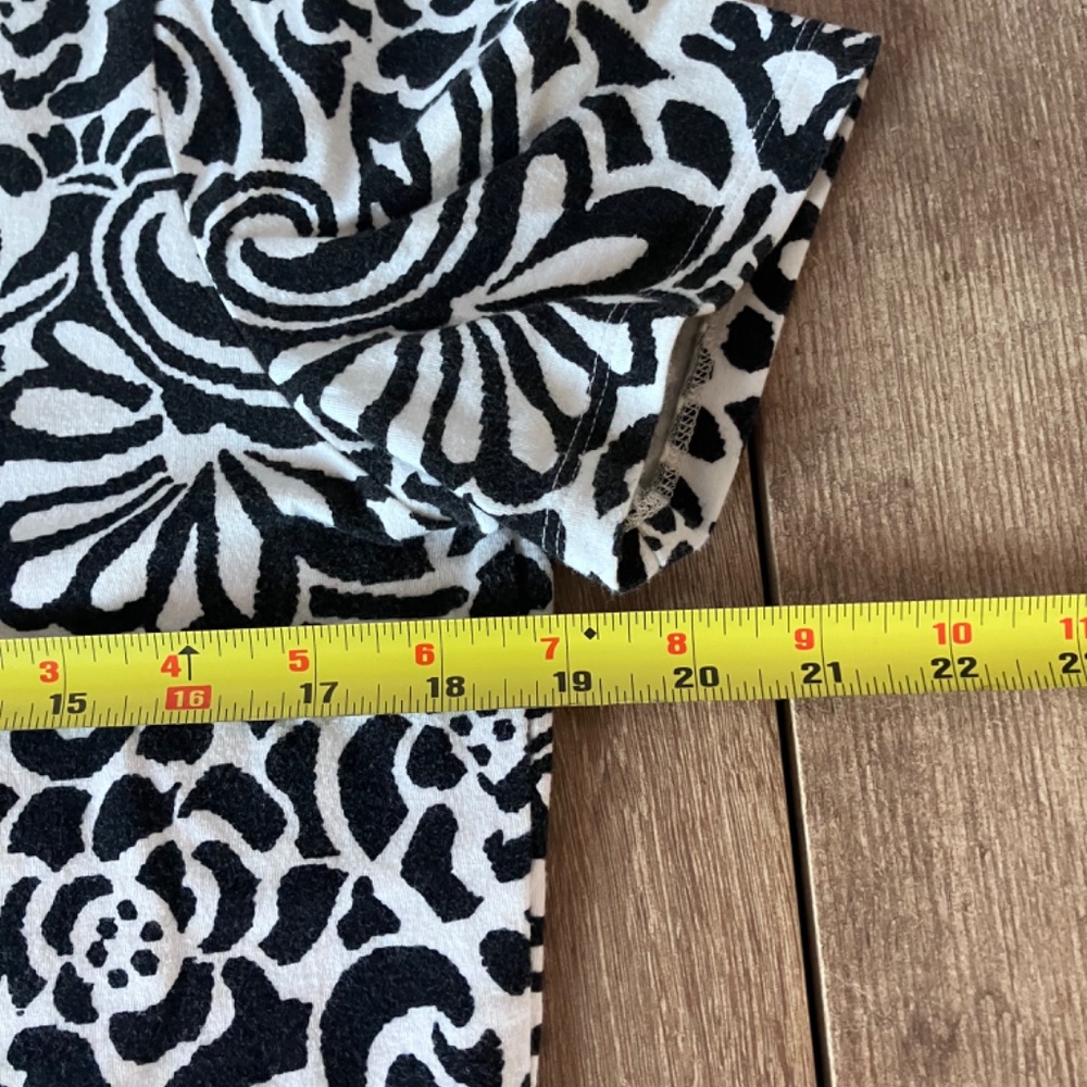 Talbots black and white floral top - Picture 4 of 6